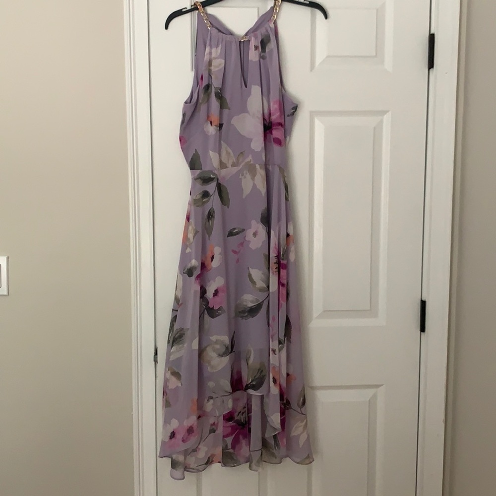 Floral dress with key hole and chain neck!